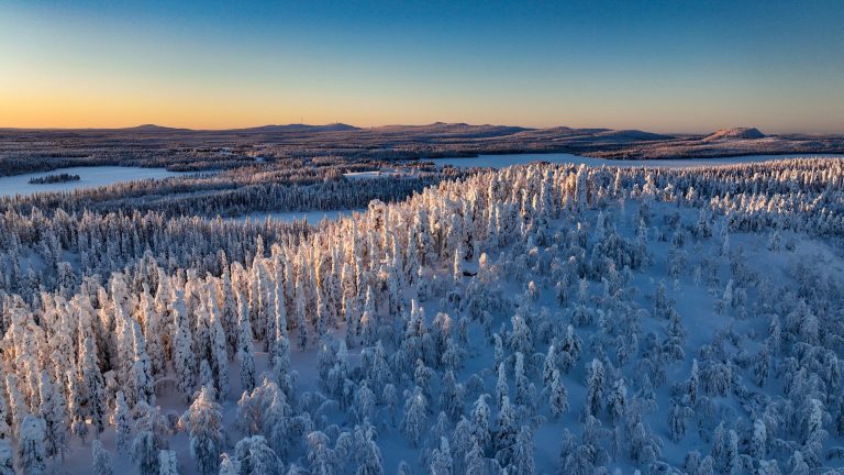 how to diy a trip to Ruka Lapland