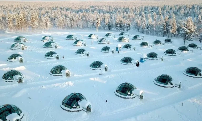 kakkslauttanen arctic resort