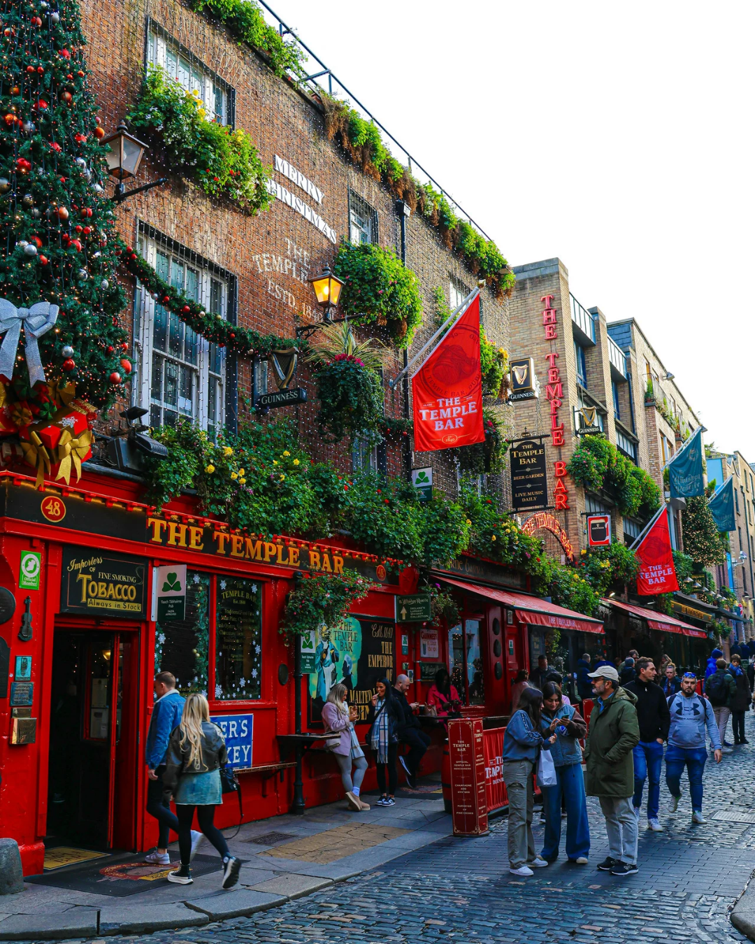 Dublin decorated for Christmas, a festive Saturday day trip destination from Edinburgh