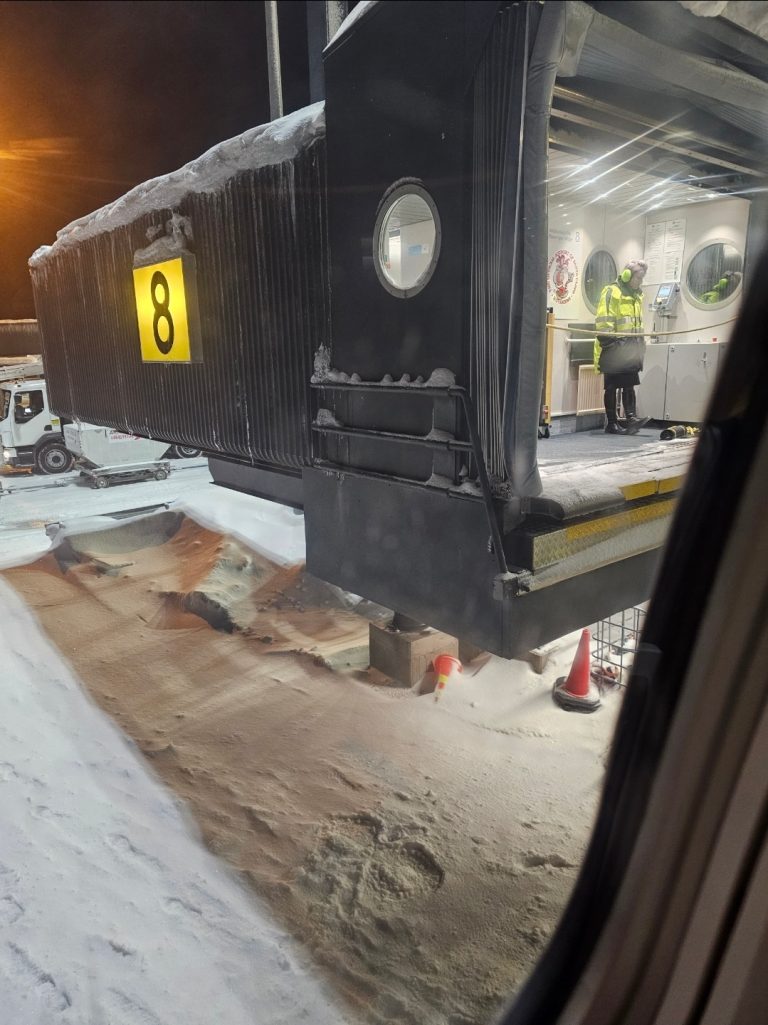 Arriving at Rovaniemi Airport - air bridge