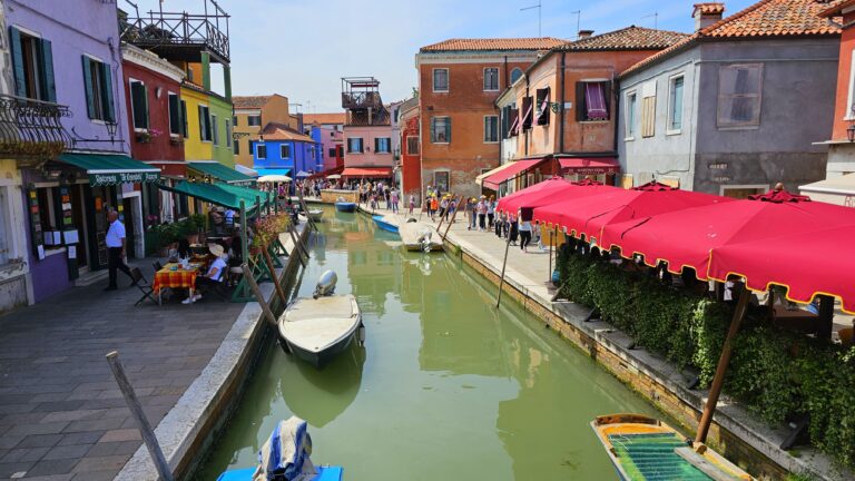 How to get to Burano from Venice