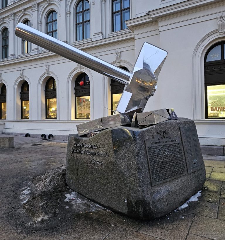 Oslo sculptures Axe in stone