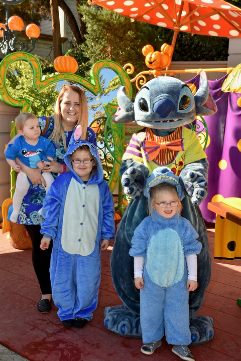 Halloween with Stitch at Disneyland Paris matching costumes