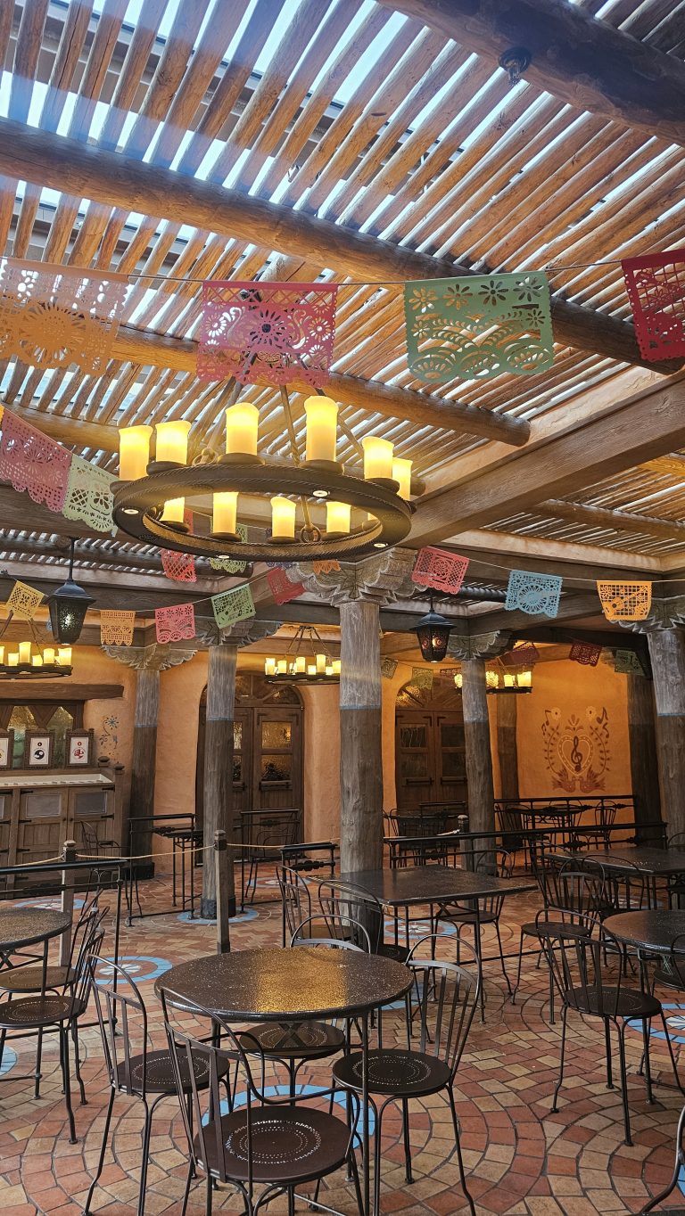 Casa de Coco Restaurant Disneyland Paris