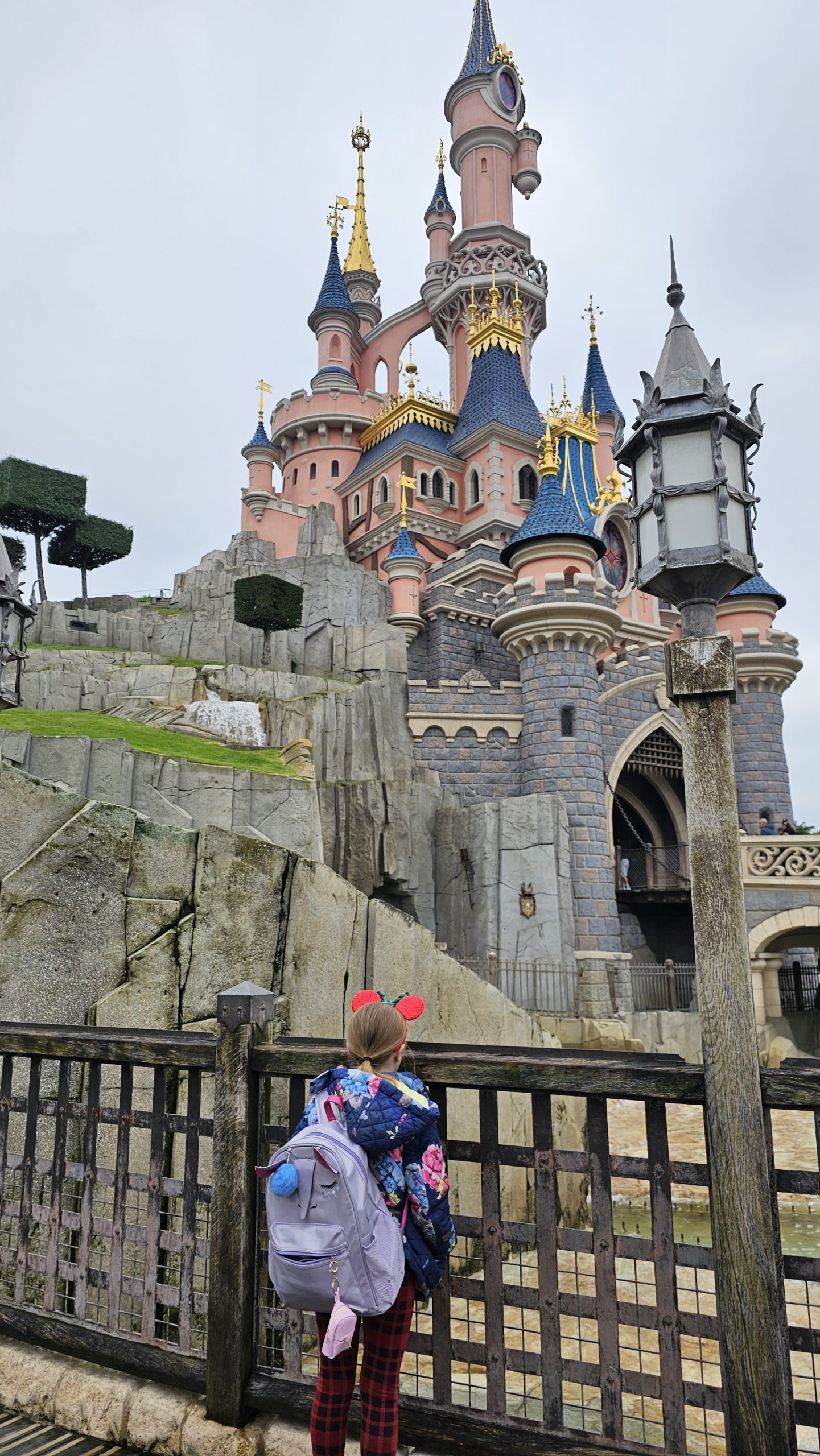 Going hand luggage only to Disneyland Paris