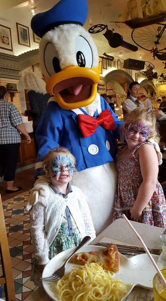 Is Character dining worth it at Disneyland Paris