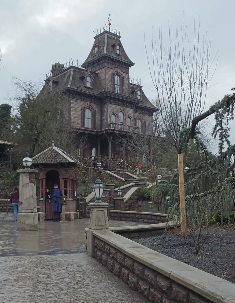 Things to do in Disneyland Paris when it rains