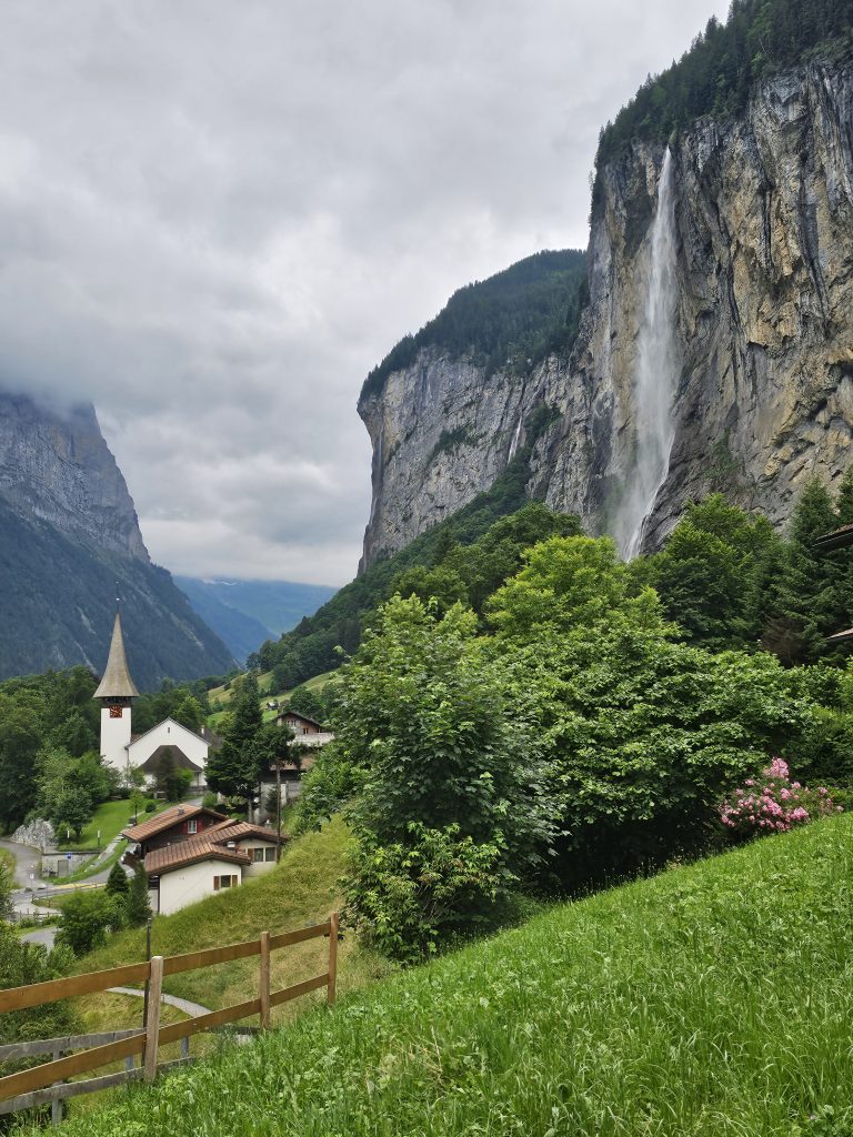 Staubbach Falls Lauterbrunnen Waterfalls