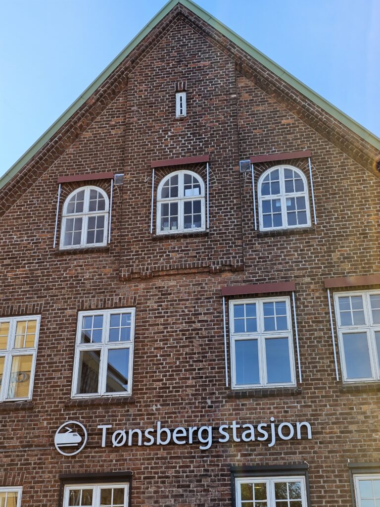 Tonsberg Train Station